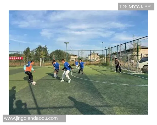 足球球星里奋勇拼搏谱写绿茵传奇故事 足球球星里奋勇拼搏谱写绿茵传奇故事